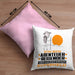 Abenteurreisender Geschenk Kissen mit Füllung 40x40 Ich Bin Abenteurreisender Aber Sag Doch Einfach Superheld Lustige Geschenkdiee für Abenteurreisender (Grau) Rosa Trendation