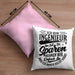 Ingenieur Kissen mit Füllung 40x40 Geschenk Geschenkidee Sprüche Ingenieurswesen Geschenkidee Spruch (Grau) Rosa Trendation