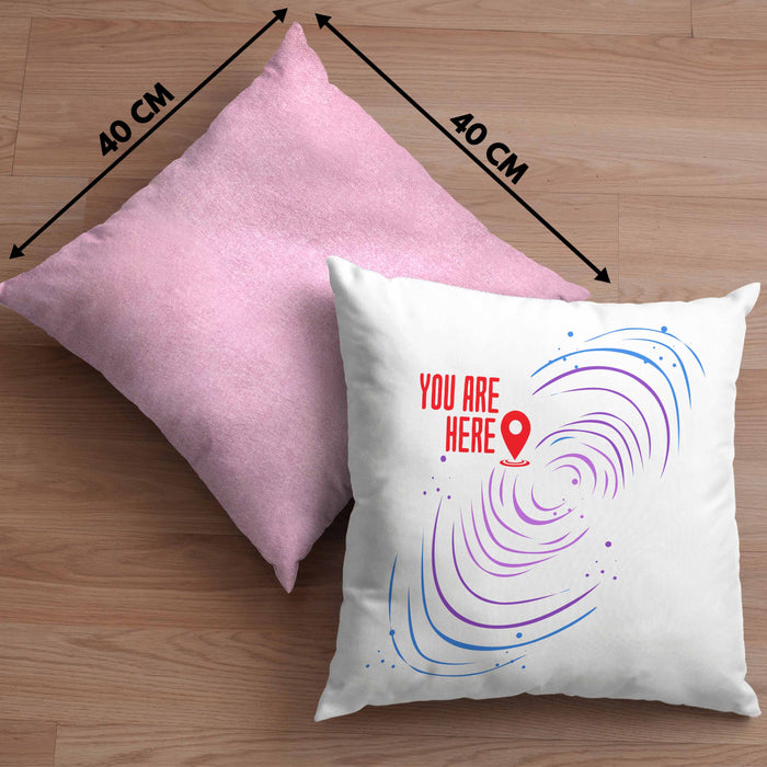 Lustige Galaxie-Kissen mit Füllung 40x40 Spruch "You Are Here" Geschenk für Weltraumliebhaber (Grau) Rosa Trendation