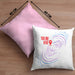 Lustige Galaxie-Kissen mit Füllung 40x40 Spruch "You Are Here" Geschenk für Weltraumliebhaber (Grau) Rosa Trendation
