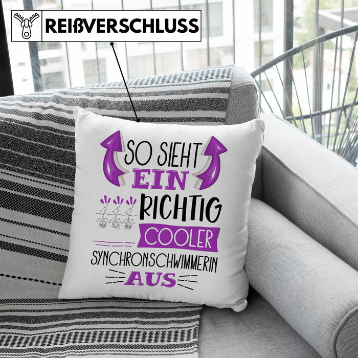 So Sieht Ein Richtig Cooler Synchronschwimmerin Aus Geschenk Kissen mit Füllung 40x40 Lustiger Spruch Geschenkidee (Grau) Blau Trendation
