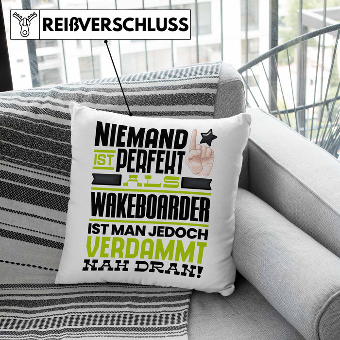 Wakeboarder Geschenk Kissen mit Füllung 40x40 Lustige Geschenkidee für Wakeboarder Geburtstag Niemand Ist Perfekt Aber Als Wakeboarder Ist Man Nah Dran (Grau) Grau Trendation