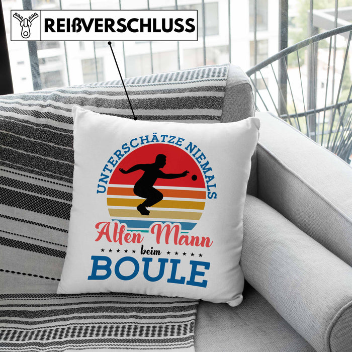 Boule Kissen mit Füllung 40x40 für Boule-Spieler als Geschenkidee Spruch Unterschätze Niemals Einen Alten Mann Beim Boule (Grau) Grau Trendation