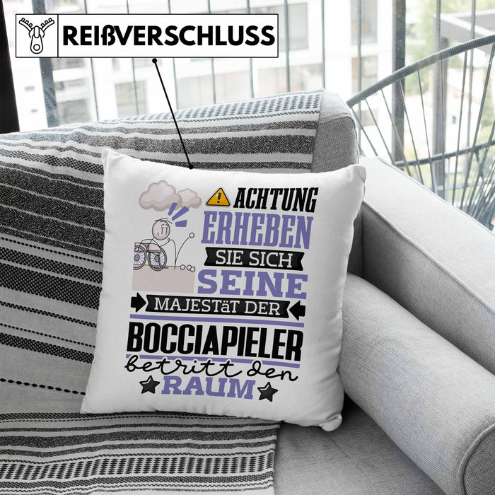Bocciapieler Geschenk Kissen mit Füllung 40x40 Lustiger Spruch Erheben Sie Sich Der Bocciapieler Betritt den Raum (Grau) Blau Trendation