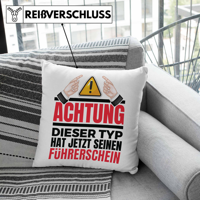 Führerschein Bestanden Geschenk Kissen mit Füllung 40x40 Bestandener Führerschein Achtung Dieser Typ Hat Jetzt Seinen Führerschein Fahrschule (Grau) Grün Trendation