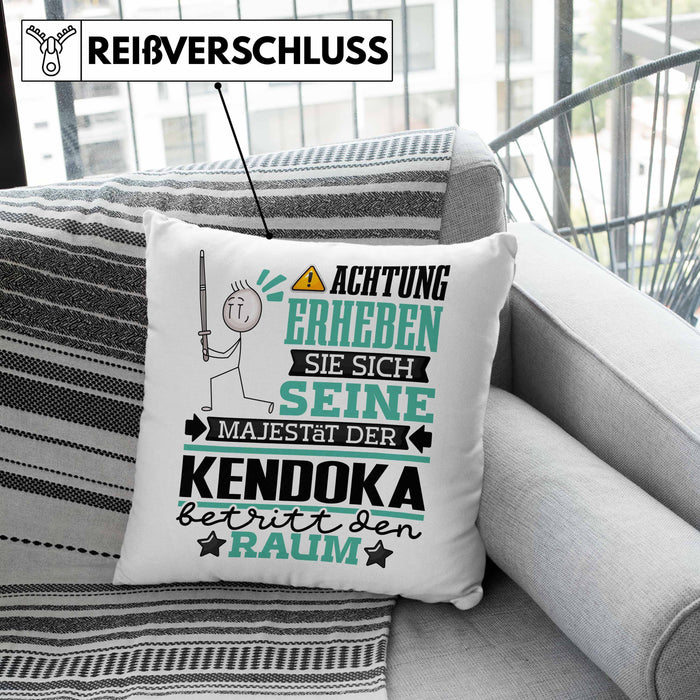 Kendoka Geschenk Kissen mit Füllung 40x40 Lustiger Spruch Erheben Sie Sich Der Kendoka Betritt den Raum (Grau) Grau Trendation