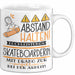 Skateboarderin Tasse Geschenk Lustig Abstand Halten Hochleistungs-Skateboarderin Mit Drang Zur Perfektion Bei Der Arbeit Weiß Trendation