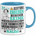 ElektronischerMusikproduzent Geschenk Tasse Lustiger Spruch Erheben Sie Sich Der ElektronischerMusikproduzent Betritt den Raum Blau Trendation