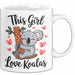 Koala Tierliebhaber Tasse Geschenk Lustige Geschenkidee Spruch Dieses Mädchen Liebt Koalas Weiß Trendation