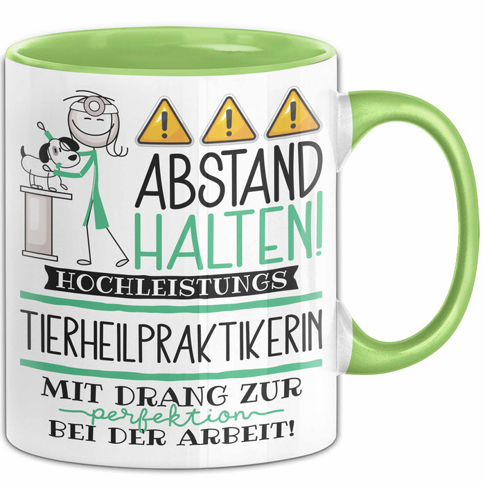 Tierheilpraktikerin Tasse Geschenk Lustig Abstand Halten Hochleistungs-Tierheilpraktikerin Mit Drang Zur Perfektion Bei Der Arbeit Grün Trendation