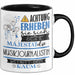 Musikjournalistin Tasse Geschenk Lustiger Spruch Bitte Erheben Sie Sich Seine Majestät Die Musikjournalistin Betritt Den Raum Schwarz Trendation