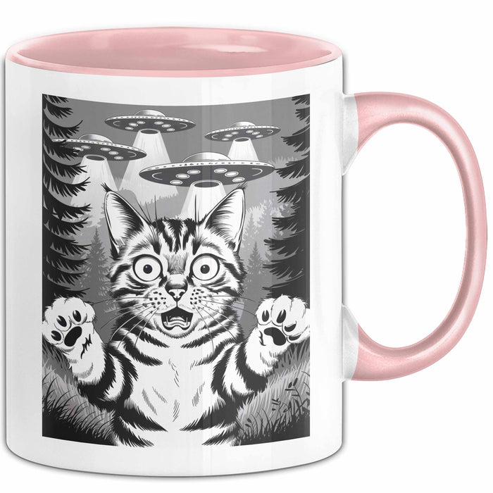 Katzen Tierliebhaber Tasse Geschenk Lustige Geschenkidee Spruch Alien UFO Katze Rosa Trendation