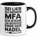 Medizinischer Assistent Arzt Tasse Geschenk Lustige Geschenkidee Spruch Sei Lieb Zu Deiner Mfa Ich Stehe Am Besseren Ende Der Nadel Trendation