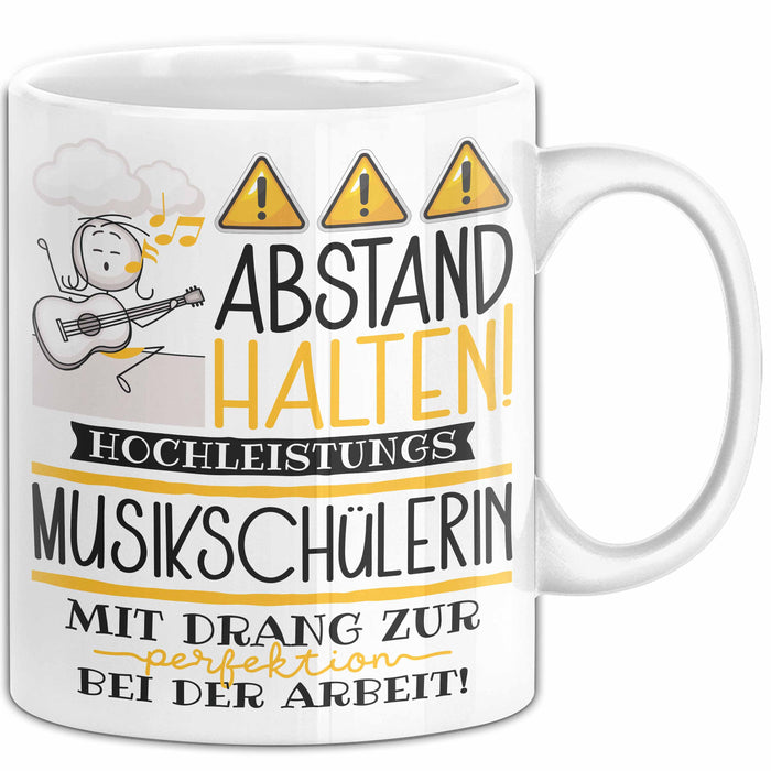 Musikschülerin Tasse Geschenk Lustig Abstand Halten Hochleistungs-Musikschülerin Mit Drang Zur Perfektion Bei Der Arbeit Weiß Trendation