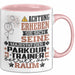 Parkour-Trainer Geschenk Tasse Lustiger Spruch Erheben Sie Sich Der Parkour-Trainer Betritt den Raum Rosa Trendation
