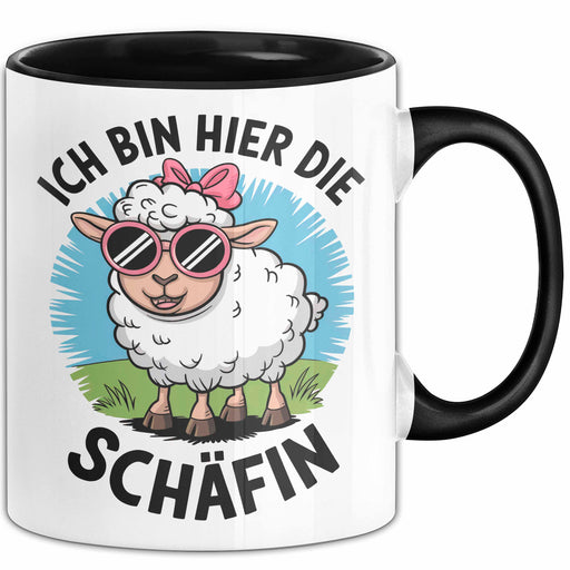 Schaf Tier Tasse Geschenk Lustige Geschenkidee Spruch Ich bin hier die Schäffin Schwarz Trendation