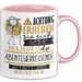 Abenteuerreisende Tasse Geschenk Lustiger Spruch Bitte Erheben Sie Sich Seine Majestät Die Abenteuerreisende Betritt Den Raum Rosa Trendation
