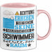 Schwimmer Geschenk Tasse Lustiger Spruch Erheben Sie Sich Der Schwimmer Betritt den Raum Rosa Trendation