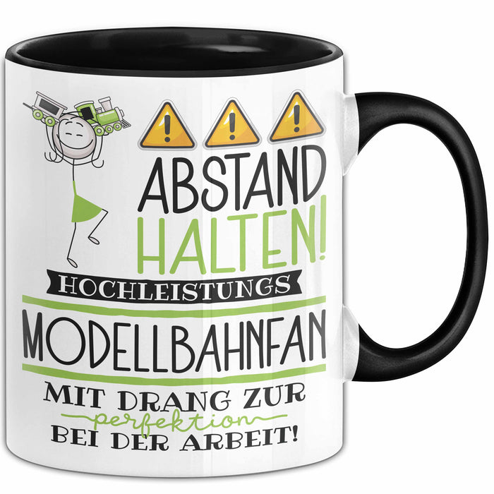 Modellbahnfan Tasse Geschenk Lustig Abstand Halten Hochleistungs-Modellbahnfan Mit Drang Zur Perfektion Bei Der Arbeit Trendation