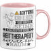 Reittherapeut Geschenk Tasse Lustiger Spruch Erheben Sie Sich Der Reittherapeut Betritt den Raum Rosa Trendation