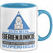 Serienjunkie Geschenk Tasse Ich Bin Serienjunkie Aber Sag Doch Einfach Superheld Lustige Geschenkdiee für Serienjunkie Kaffee-Becher Blau Trendation