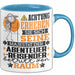 Abenteurreisender Geschenk Tasse Lustiger Spruch Erheben Sie Sich Der Abenteurreisender Betritt den Raum Blau Trendation
