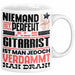 Gitarrist Geschenk Tasse Lustige Geschenkidee für Gitarrist Geburtstag Kaffee-Becher Niemand Ist Perfekt Aber Als Gitarrist Ist Man Nah Dran Weiß Trendation