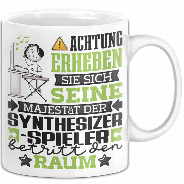 Synthesizer-Spieler Geschenk Tasse Lustiger Spruch Erheben Sie Sich Der Synthesizer-Spieler Betritt den Raum Weiß Trendation
