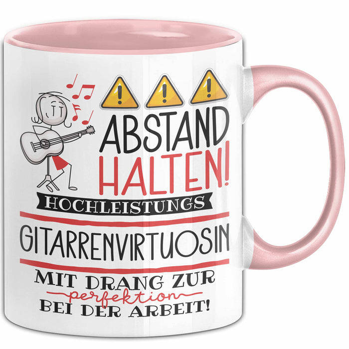Gitarrenvirtuosin Tasse Geschenk Lustig Abstand Halten Hochleistungs-Gitarrenvirtuosin Mit Drang Zur Perfektion Bei Der Arbeit Rosa Trendation