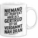 Gertrud Tasse Geschenk Niemand Ist Perfekt Gertrud Verdammt Nah Dran Geschenkidee Weiß Trendation