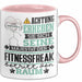 Fitnessfreak Geschenk Tasse Lustiger Spruch Erheben Sie Sich Der Fitnessfreak Betritt den Raum Rosa Trendation