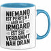 Irmgard Tasse Geschenk Niemand Ist Perfekt Irmgard Verdammt Nah Dran Geschenkidee Blau Trendation