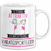 Karatesportlerin Tasse Geschenk Becher Stark Attraktiv Furchtlos Karatesportlerin Lustige Geschenkidee Weiß Trendation