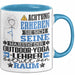 Outdoor-Yoga-Lehrer Geschenk Tasse Lustiger Spruch Erheben Sie Sich Der Outdoor-Yoga-Lehrer Betritt den Raum Blau Trendation