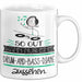 Drum-and-Bass-DJane Geschenk Tasse So Gut Kann Nur Eine Drum-and-Bass-DJane Aussehen Geschenkidee Geburtstag Weihnachten Lustig Weiß Trendation