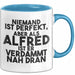 Alfred Tasse Niemand Ist Perfekt, Aber Als Alfred Ist Er Verdammt Nah Dran Blau Trendation