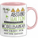 Modellbahnfan Tasse Geschenk Lustig Abstand Halten Hochleistungs-Modellbahnfan Mit Drang Zur Perfektion Bei Der Arbeit Rosa Trendation