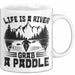 Rudern Tasse Geschenk Life Is A River Grab A Paddle Becher Weiß Trendation