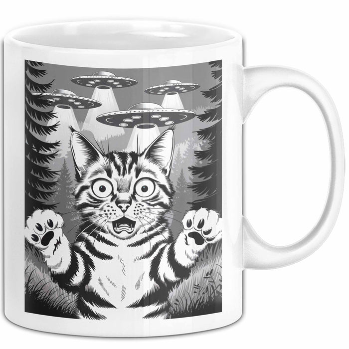 Katzen Tierliebhaber Tasse Geschenk Lustige Geschenkidee Spruch Alien UFO Katze Weiß Trendation
