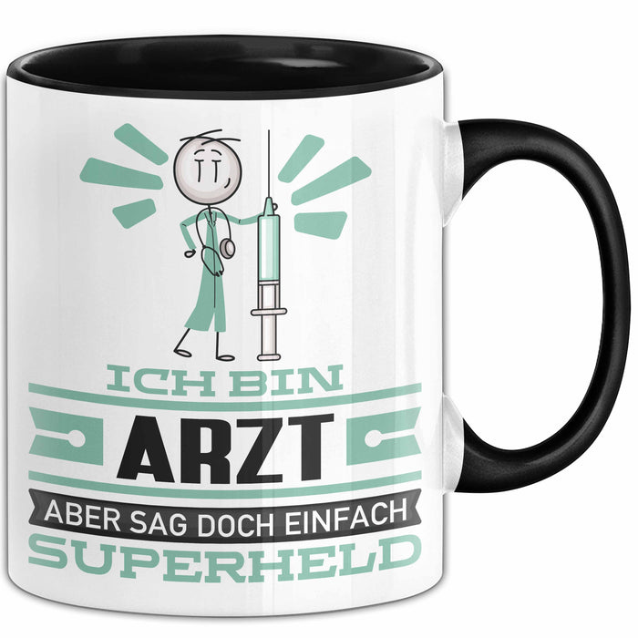 Arzt Geschenk Tasse Ich Bin Arzt Aber Sag Doch Einfach Superheld Lustige Geschenkdiee für Arzt Kaffee-Becher Schwarz Trendation