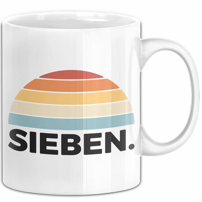 Tasse Retro SIEBEN. Design mit Sonnenuntergangsfarben 7. Geburtstag Jungs Weiß Trendation