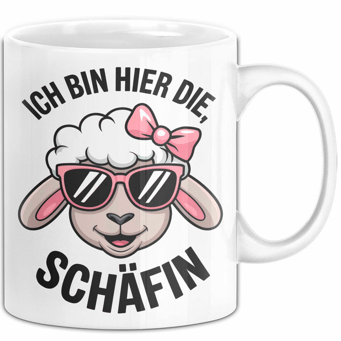 Schaf Tier Bauer Tasse Becher Geschenk Lustige Geschenkidee Spruch Ich Bin Hier Die Schäffin Weiß Trendation