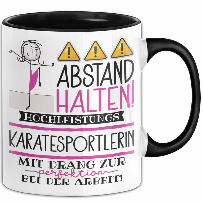 Karatesportlerin Tasse Geschenk Lustig Abstand Halten Hochleistungs-Karatesportlerin Mit Drang Zur Perfektion Bei Der Arbeit Trendation