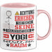 Yogi Geschenk Tasse Lustiger Spruch Erheben Sie Sich Der Yogi Betritt den Raum Rosa Trendation