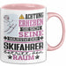 Skifahrer Geschenk Tasse Lustiger Spruch Erheben Sie Sich Der Skifahrer Betritt den Raum Rosa Trendation
