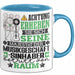 Musikgeschäftsinhaber Geschenk Tasse Lustiger Spruch Erheben Sie Sich Der Musikgeschäftsinhaber Betritt den Raum Blau Trendation