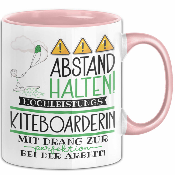 Kiteboarderin Tasse Geschenk Lustig Abstand Halten Hochleistungs-Kiteboarderin Mit Drang Zur Perfektion Bei Der Arbeit Rosa Trendation