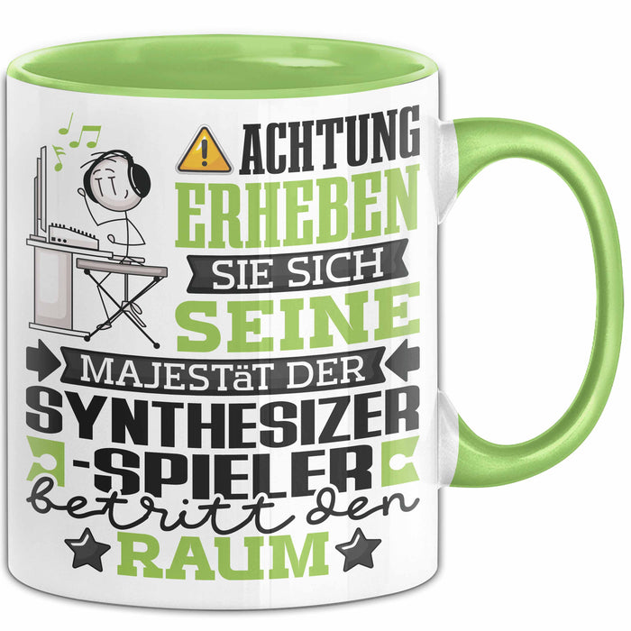 Synthesizer-Spieler Geschenk Tasse Lustiger Spruch Erheben Sie Sich Der Synthesizer-Spieler Betritt den Raum Grün Trendation