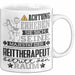Reittherapeut Geschenk Tasse Lustiger Spruch Erheben Sie Sich Der Reittherapeut Betritt den Raum Weiß Trendation