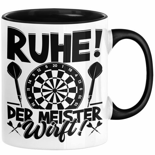 Dart-Spieler Geschenk Tasse Kaffee-Becher Darts Geschenkidee Spruch Geburtstag Ruhe Der Meister Wirft Schwarz Trendation
